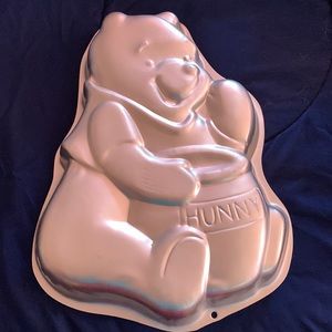 Wilton Winnie the Pooh cake pan.